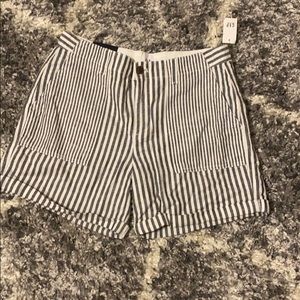 Gap girlfriend chino short